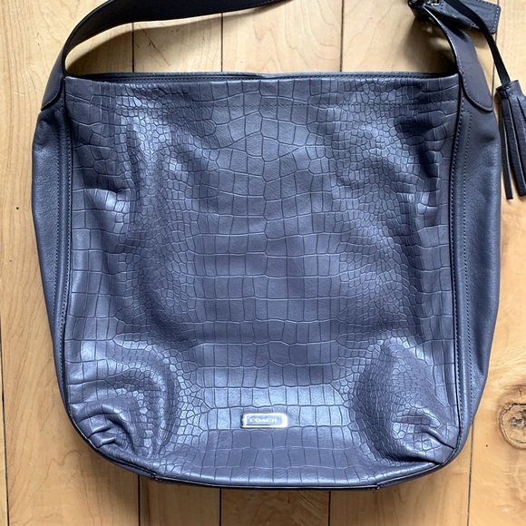 Gorgeous Coach Shoulder Bag - Picture 2 of 5